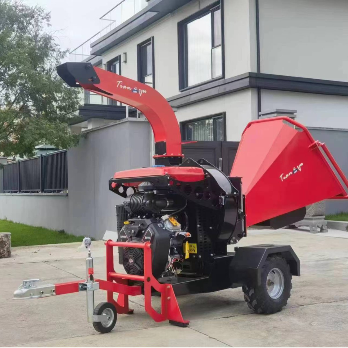 大型柴油可粉碎15厘米树干树枝粉碎机小区物业绿化干鲜树枝粉碎机