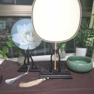 大型新款玉竹八瓣海棠芭蕉小方格面熟绢空白团扇装含扇架锦盒