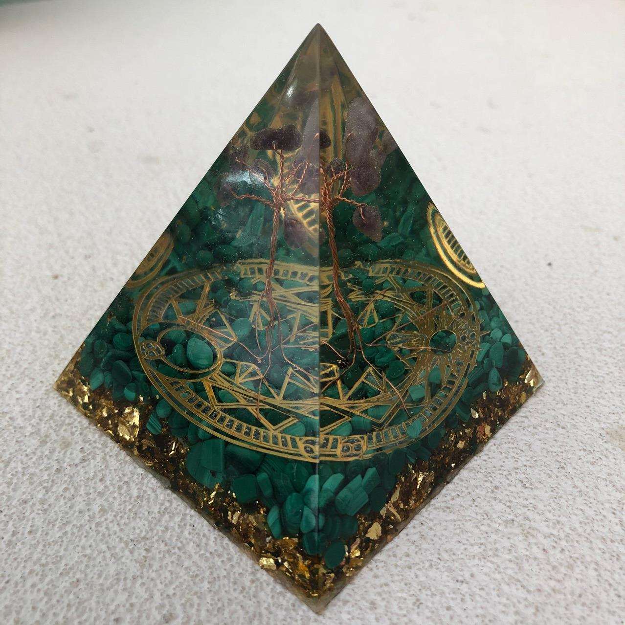 天然水晶碎石人工制作能量塔冥想金字塔办公室摆件装饰跨境热销中