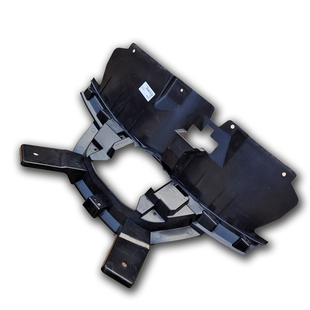 北汽新能源中网加强件前杠水箱上盖板北汽充电口支架充电底座