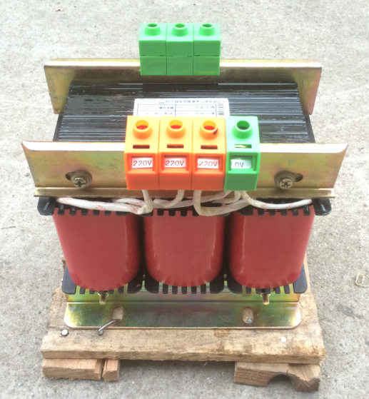 9500VA三相变压器380V变220V