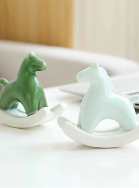 创意童年摇马绿马家居客厅办公室装饰玄关陶瓷工艺品