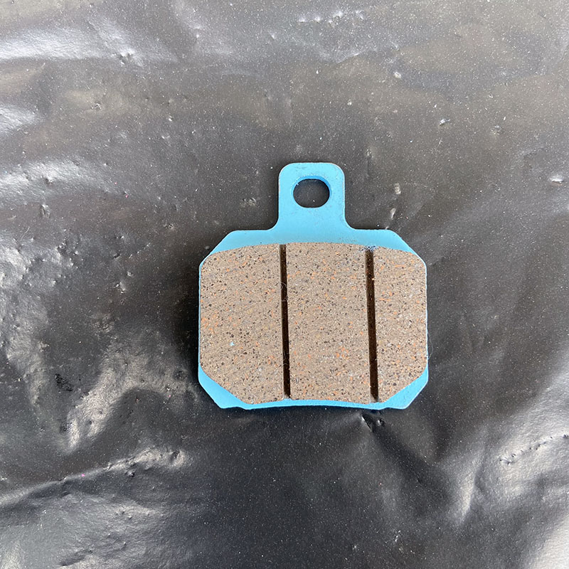 布雷博小螃蟹蓝色刹车皮电动车改装碟刹K卡钳陶瓷刹车片粉色耐磨
