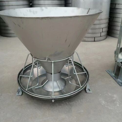 公斤仔猪保育料槽圆形喂料器养殖自动下料多自由采食槽