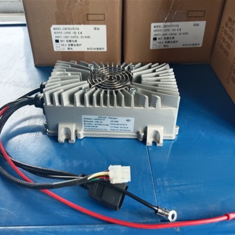 中力电动搬运叉车小金刚充电机2V15电池充电器