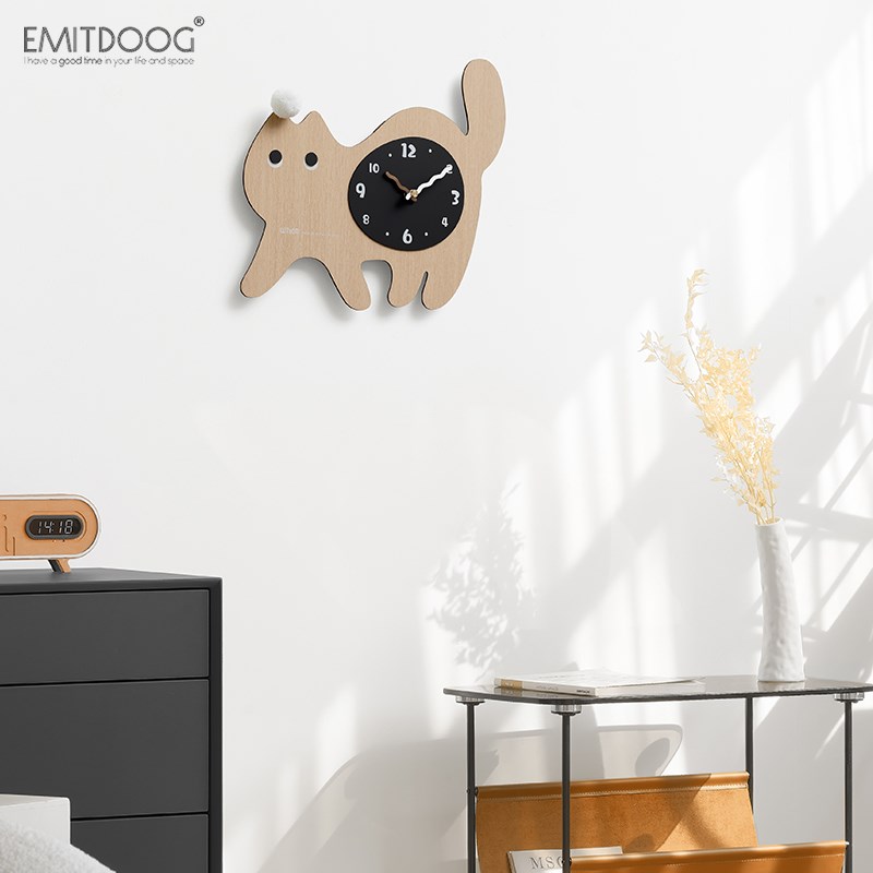 EMITDOOG现代简约挂表客厅挂钟粉色萌宠家用餐厅简约轻奢钟表挂墙