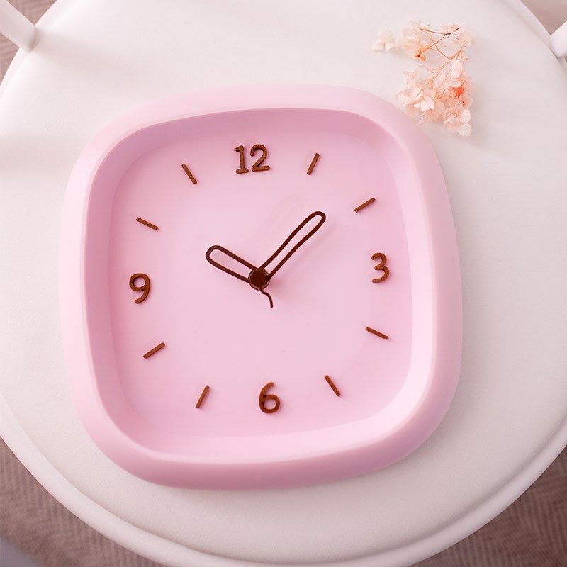免打孔钟表22新款方形挂钟客厅现代创意墙面餐桌静音时钟