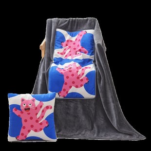 卡通印抱枕被两用毯子二合一加厚车载客厅沙发空调毯披肩毯