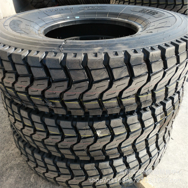 1100R20汽车轮胎中短途货车自卸车轮胎花纹加深大载防扎1100r20