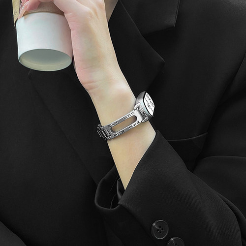 适用小米手环10表带金属镂空字母链小米手环9/8表带表链夏天男女生7/6/5/4/3智能运动高级手腕带十代表壳配件