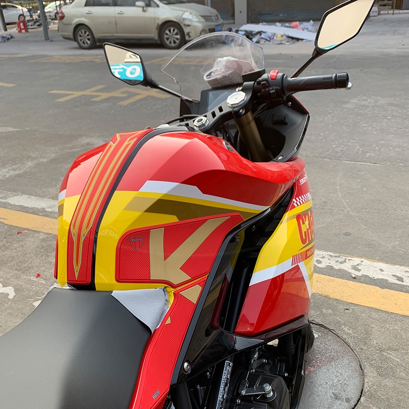 适用凯越321rr-s油箱贴摩托车改装件321rr鱼骨贴油箱保护贴防滑贴