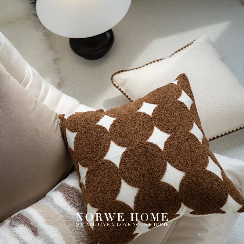 抱枕法式奶油色棕色枕样板间软装腰枕靠腰客厅沙发靠枕靠垫现代