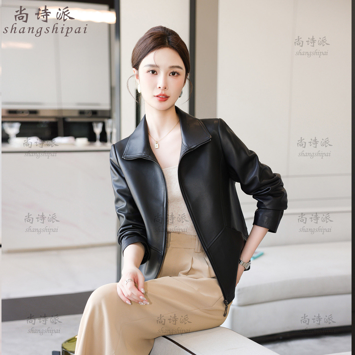 真皮皮衣女士短款2025春秋新款高端头层绵羊皮西装领时尚修身外套