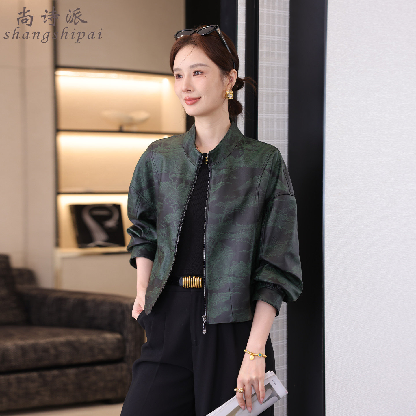 真皮皮衣女2025春秋新款海宁绵羊皮夹克妈妈休闲宽松外套立领短款