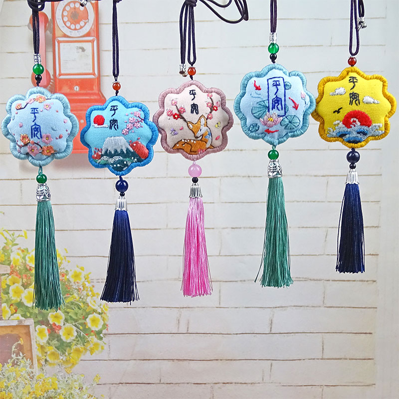 2021纯手工刺绣成品醒狮diy送男女朋友平安护身符挂包礼保平安符