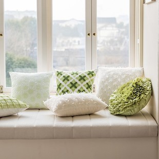 现代风绿色小新靠垫靠背客厅沙发卧室床上抱枕样板间民宿