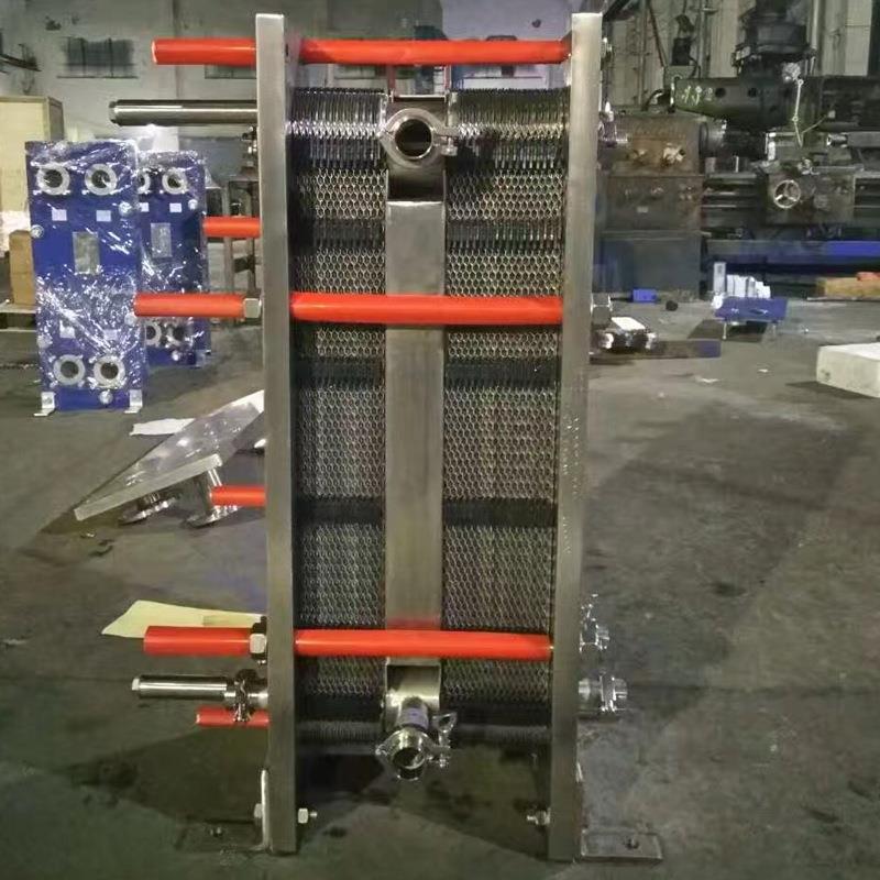 外包304不锈钢板式换热器食品设备配套双段式热交换器