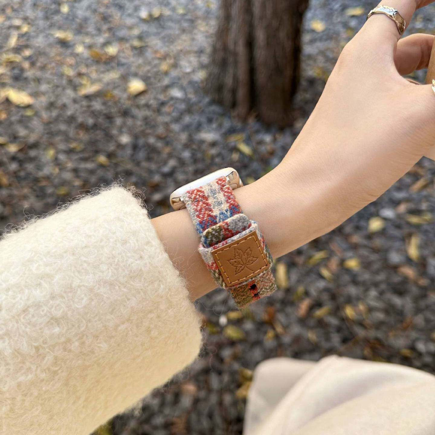 苹果手表枫叶秋冬卡钉款表带