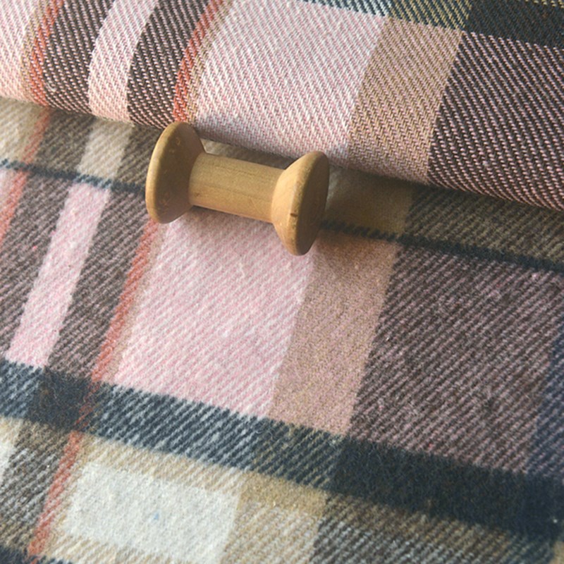 粉紫黑白格单面磨毛呢料 秋冬保暖厚实连衣长裙外套帽子围巾面料