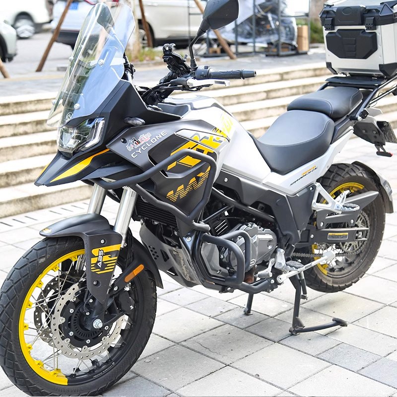 适用赛科龙RX1改装全包围护杠发动机保险杠碳钢磨砂黑配件