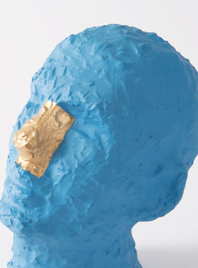 zon 现代蓝色捏泥皱纹抽象人物小型雕塑艺术工艺品家居