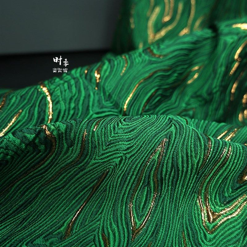 山脉连衣裙提花ins风布料浮雕亮闪闪I金色亮丝混纺时装设计师面料,居家布艺,海绵垫/布料/面料/手工diy,淘宝优惠券,粉丝福利购,淘宝优惠卷