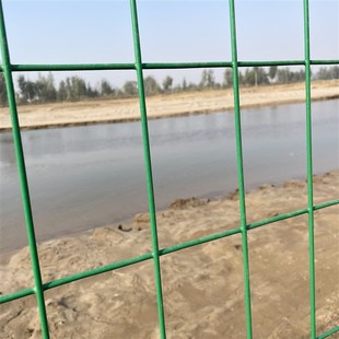 防锈网格铁网养殖网公路铁路护栏隔离栏防盗网钢丝网铁丝网围栏网