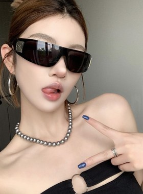 2024网红欧美风发箍墨镜女方圆脸显瘦级感骑行遮阳防风太阳眼镜