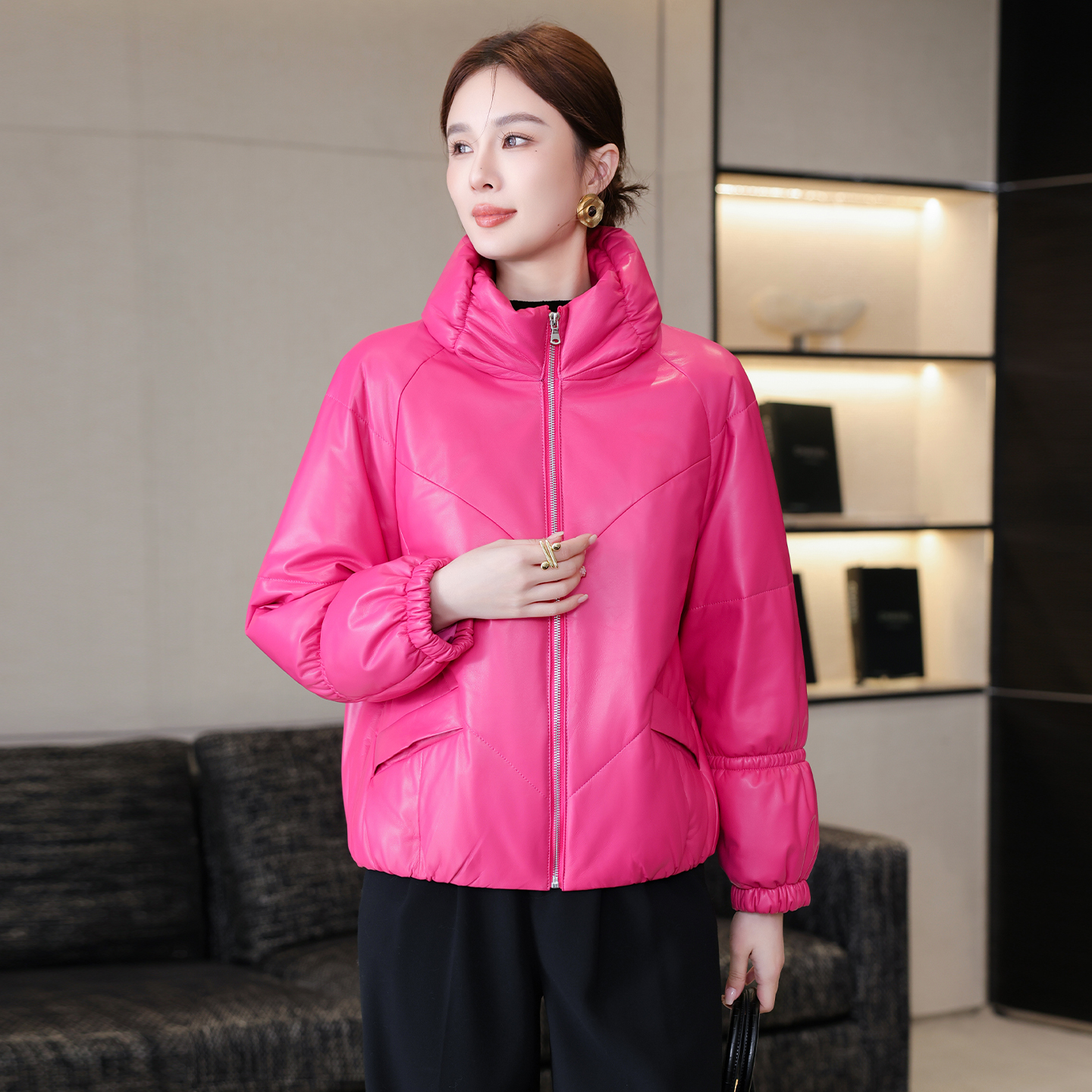 海宁真皮羽绒服皮衣女短款冬季新立领宽松时尚粉色夹克绵羊皮外套