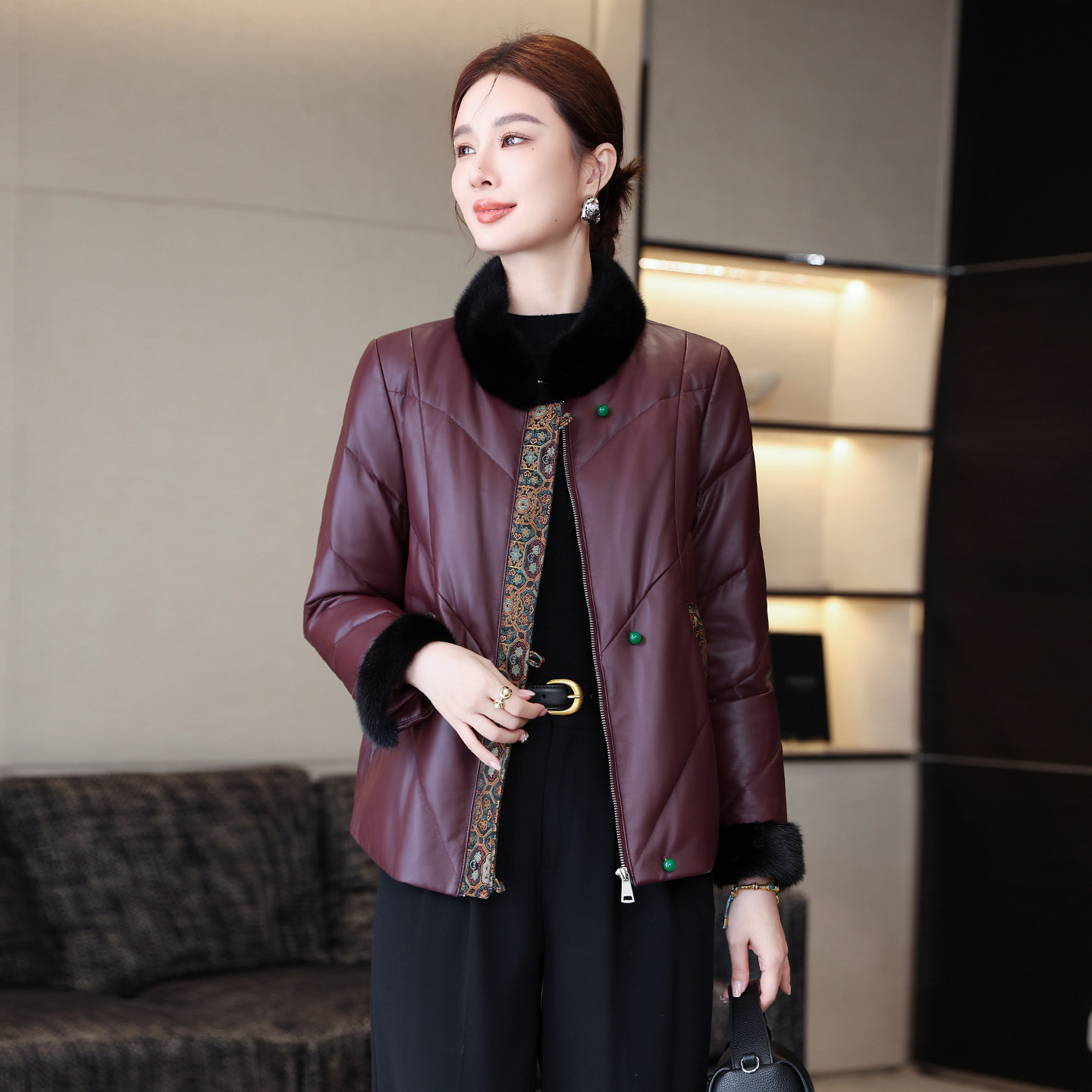 高端绵羊皮羽绒服女2025冬季新款水貂毛立领真皮皮衣女外套短款