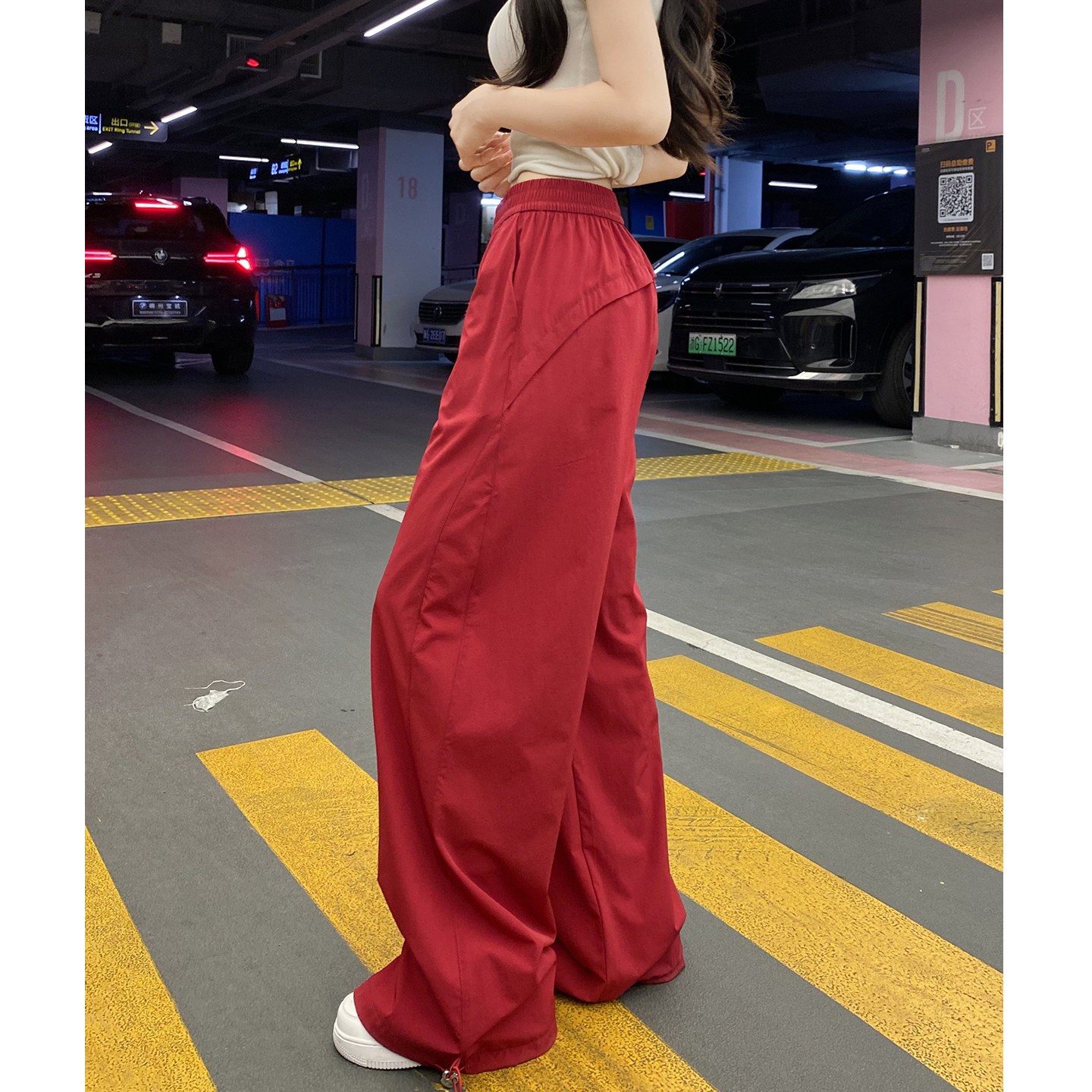 红色运动工装裤女夏季2026新款高腰显瘦宽松小个子休闲阔腿裤子