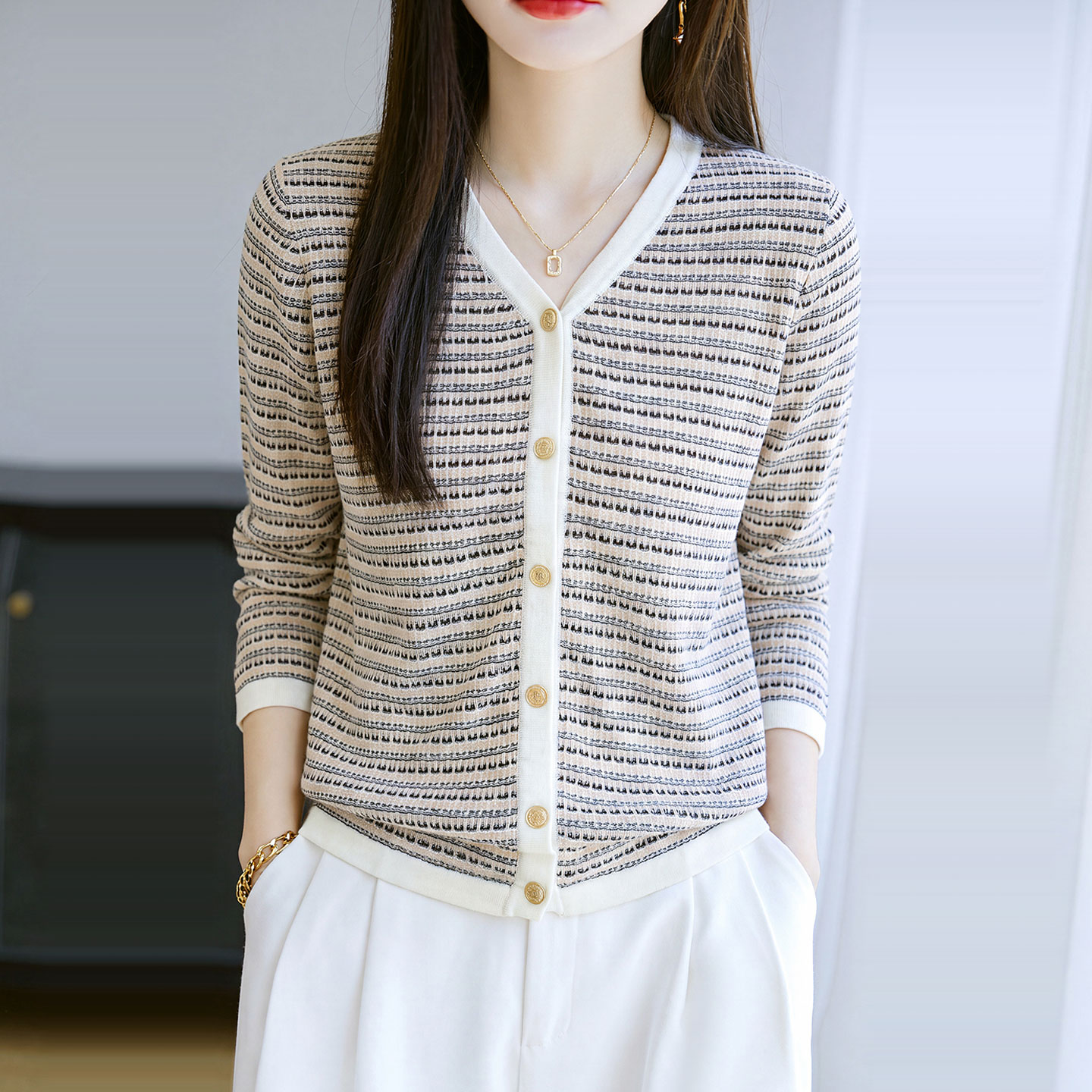 V领针织开衫毛衣女外搭