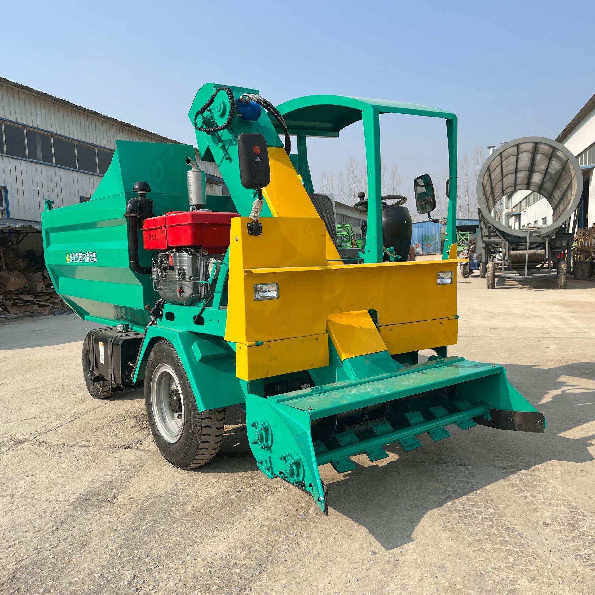 牛场粪便三轮清粪车自走式牛粪清理车大型橡胶刮板铲粪机