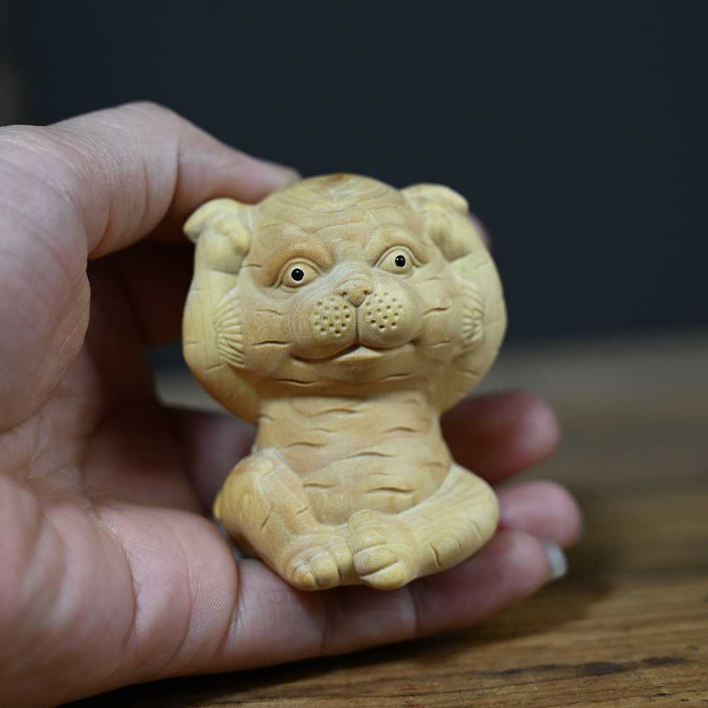 小叶黄杨木木雕懵懵懂懂摆萌虎 车载副驾中国风装饰品厂家