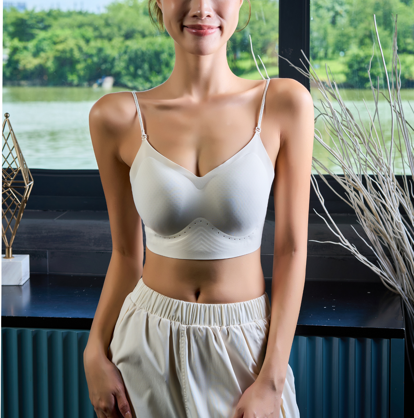 UNICORNHORNS大露背粉底液内衣