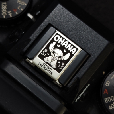 史迪奇热靴盖适用富士x100vixt50xe5尼康zfc佳能松下s9相机装饰