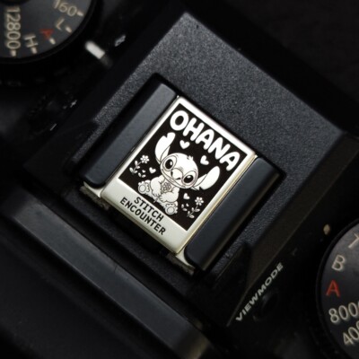 史迪奇热靴盖适用富士x100vixt50xe5尼康zfc佳能松下s9相机装饰