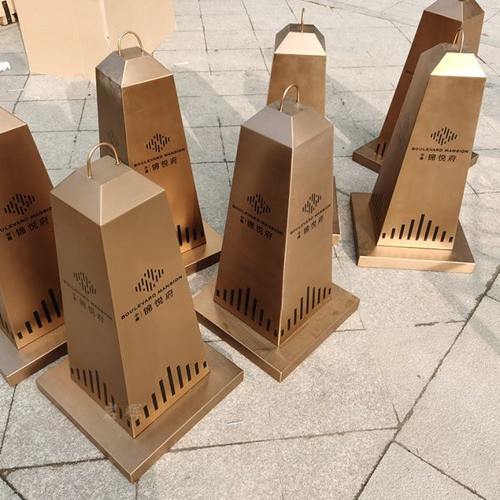 不锈钢路锥路障方锥反光锥停车场道路隔离墩安全警示路锥定制