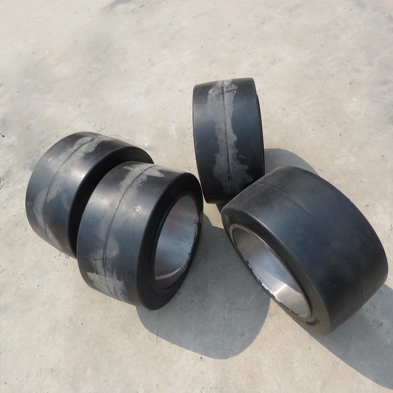 厂家供应实心轮胎拖车牵引挂车实心胎压配式实心胎