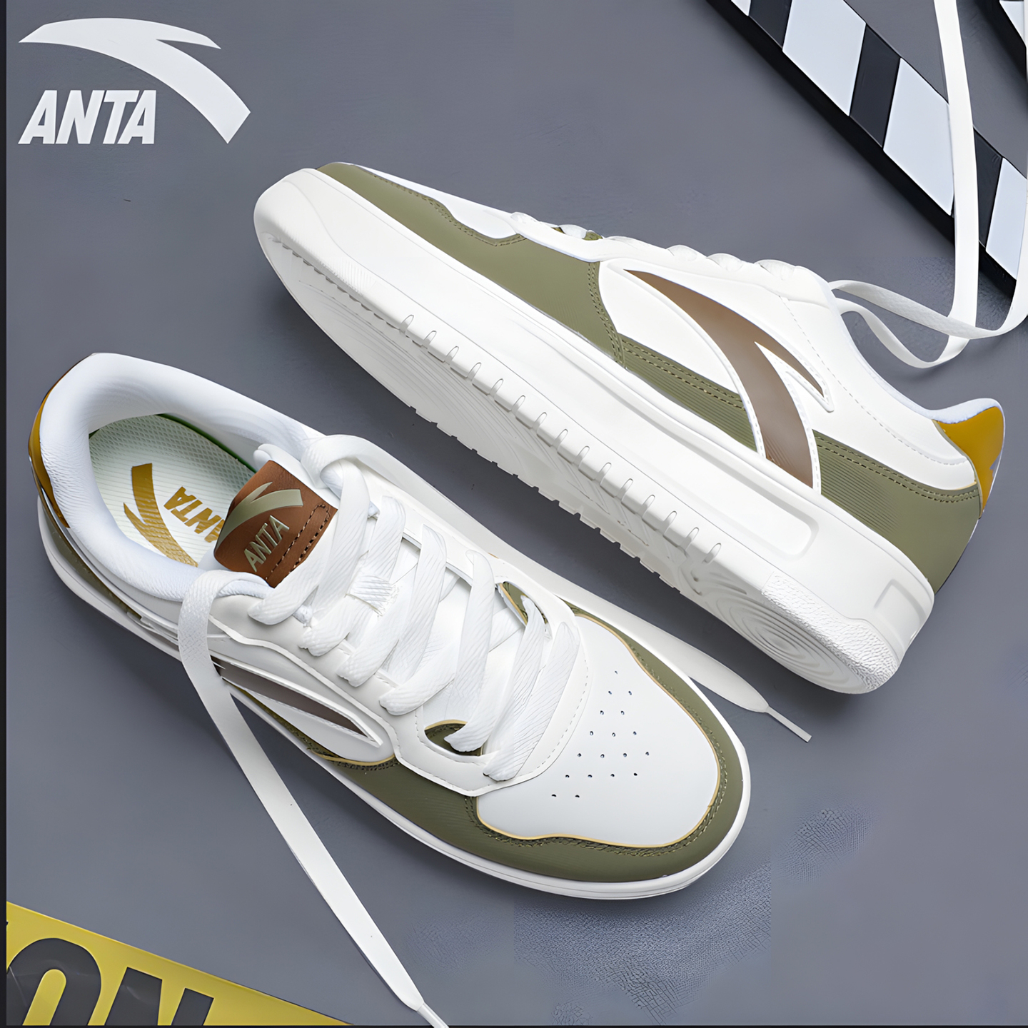 安踏运动休闲鞋轻便透气复古板鞋