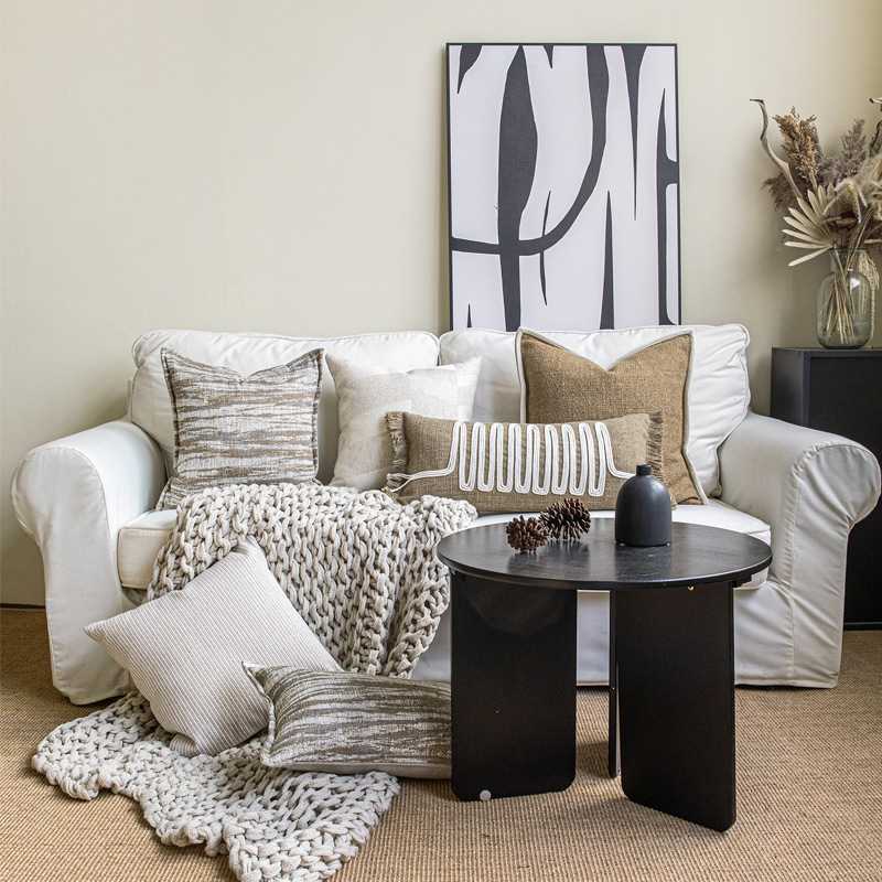 现代侘寂风抱枕棉麻沙发靠枕流苏长条枕高端民宿靠垫米色羊毛混纺