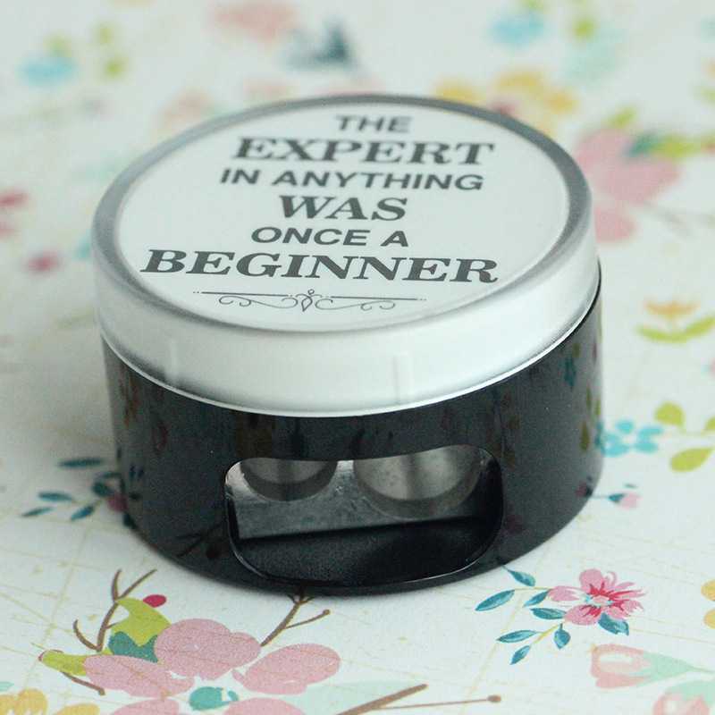 德国KUM208 B&W镁金属高锋利刀刃带木屑容器8mm11mm双孔卷笔刀