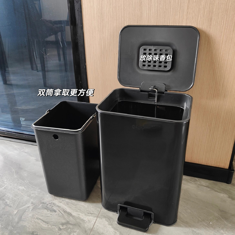 GAOK种草推荐黑色系厨房脚踏不锈钢垃圾桶脚踩式书房带轮高颜值