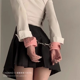 道具手铐毛绒pu皮革手铐剧本杀游戏道具手链加重情侣加厚脚铐男女