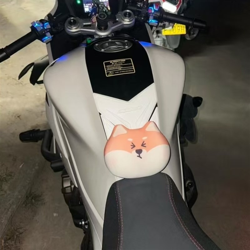 摩托车油箱裆部护蛋m神器摩托车保护垫仿赛防撞护具护蛋缓冲垫机