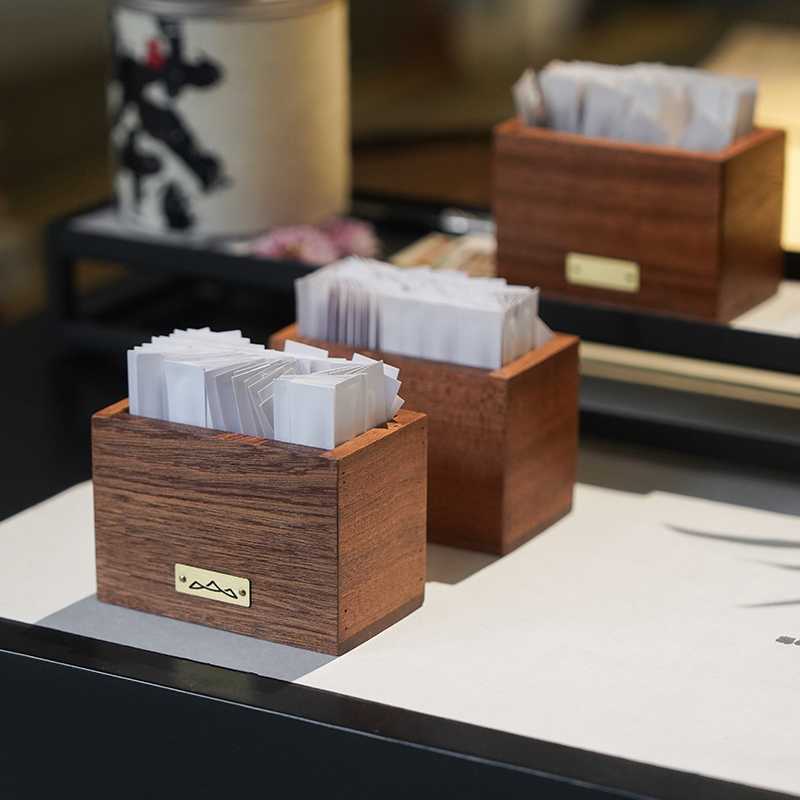 实木牙签收纳盒可刻logo木质餐厅酒店餐桌牙线筒棉签收纳盒便签盒图片