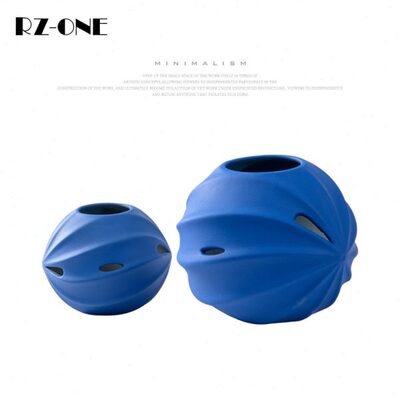 Rzone 现代简约莱茵克蓝圆形镂空花瓶北欧风格样板房软装花器摆件