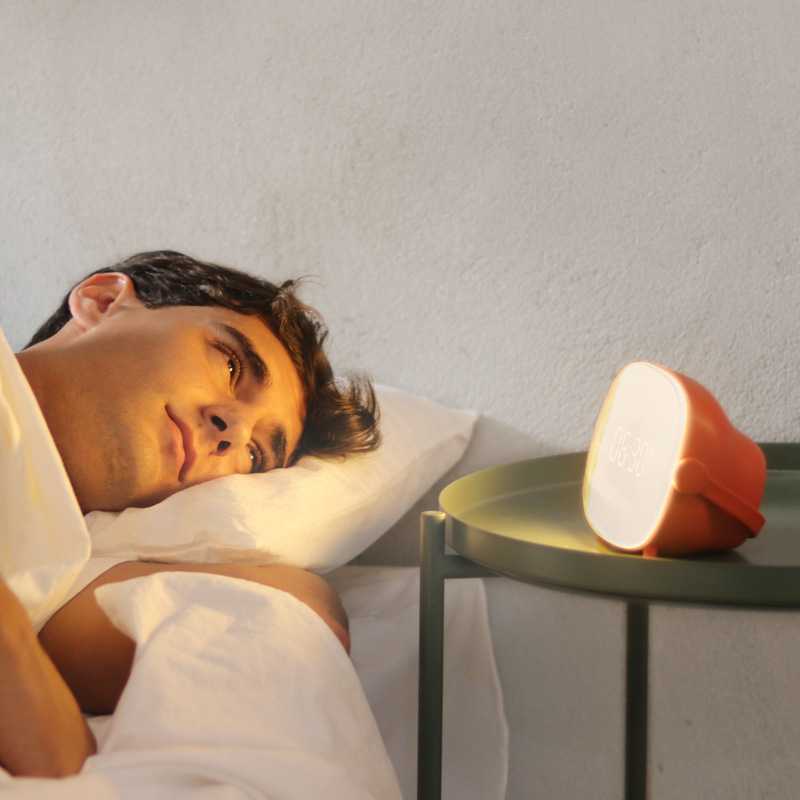 MUID复古TV时钟灯多功能LED台灯USB充电小夜灯旋转按钮开关带闹钟