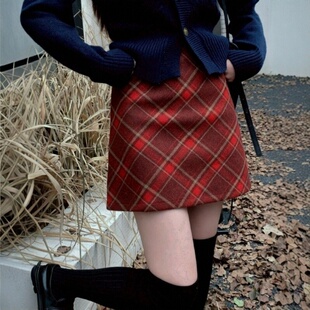 SUNSHINE LION红色格子半身裙女2025秋冬短裙高腰A字包臀新年战袍