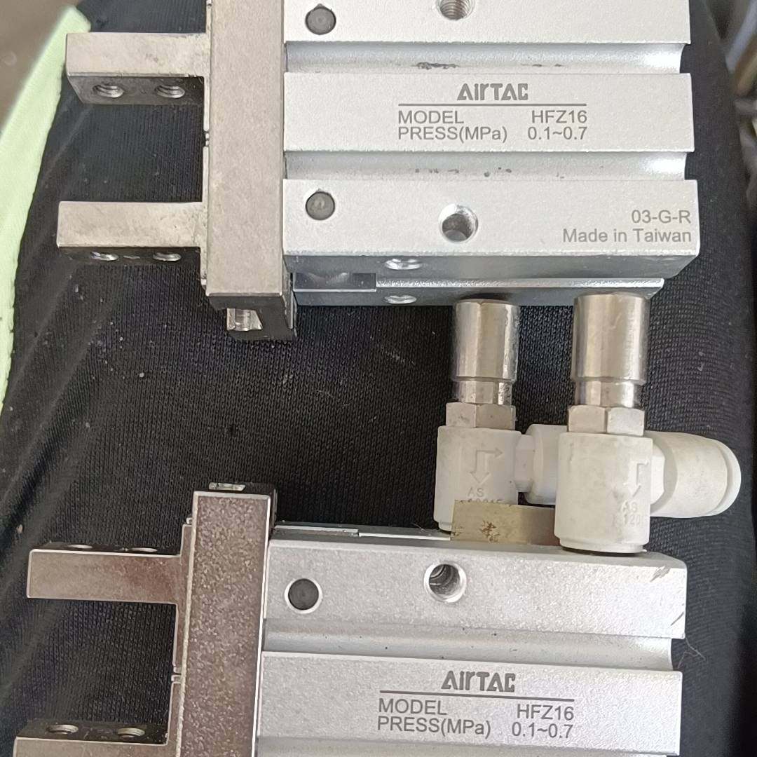 【议价】亚德客手指气缸  HFZ16  ，  2个